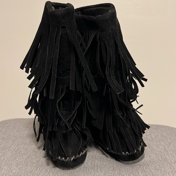 Avenue Tahoe Fringe Boots - Picture 4 of 7